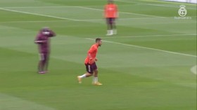 VIDEO: Chelsea Waspadai Eden Hazard Yang Kini Bela Madrid