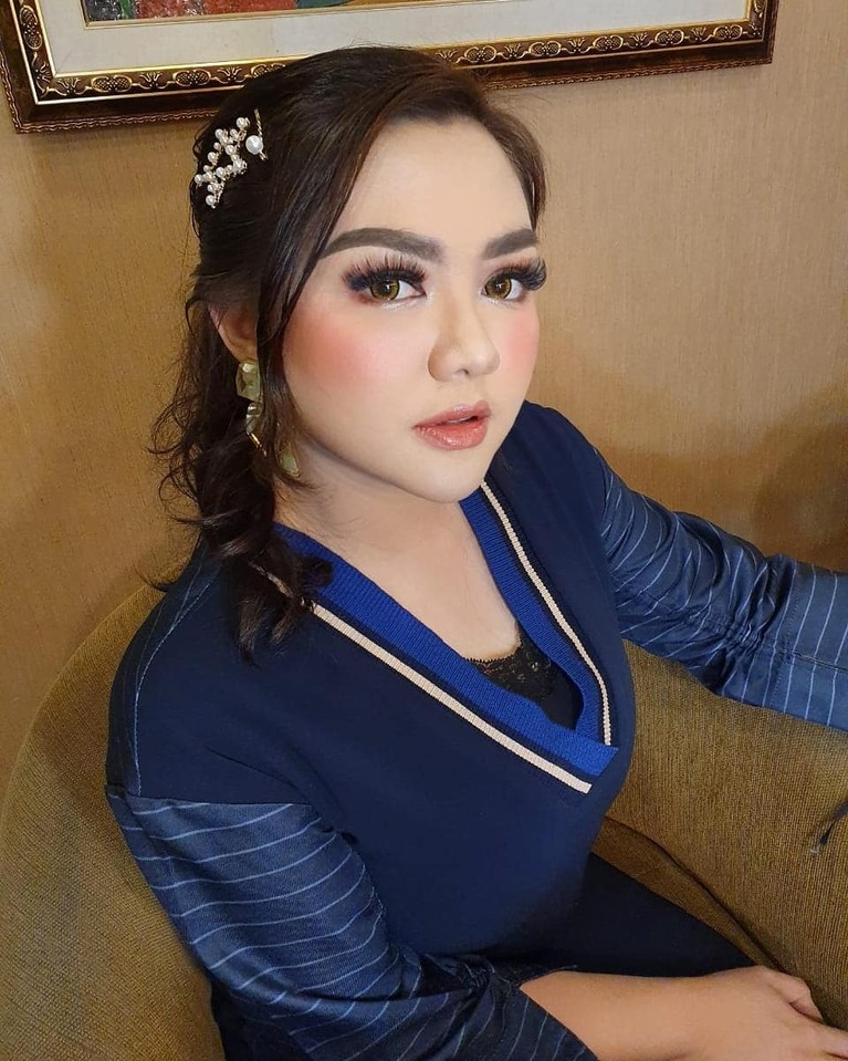 Usai melahirkan anak kedua Vicky Shu tampil berbeda dengan tubuh yang semakin berisi. Yuk kita intip bagaimana tampilan Vicky Shu sekarang!