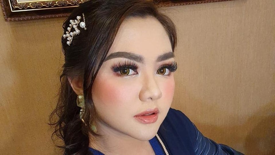 Usai melahirkan anak kedua Vicky Shu tampil berbeda dengan tubuh yang semakin berisi. Yuk kita intip bagaimana tampilan Vicky Shu sekarang!