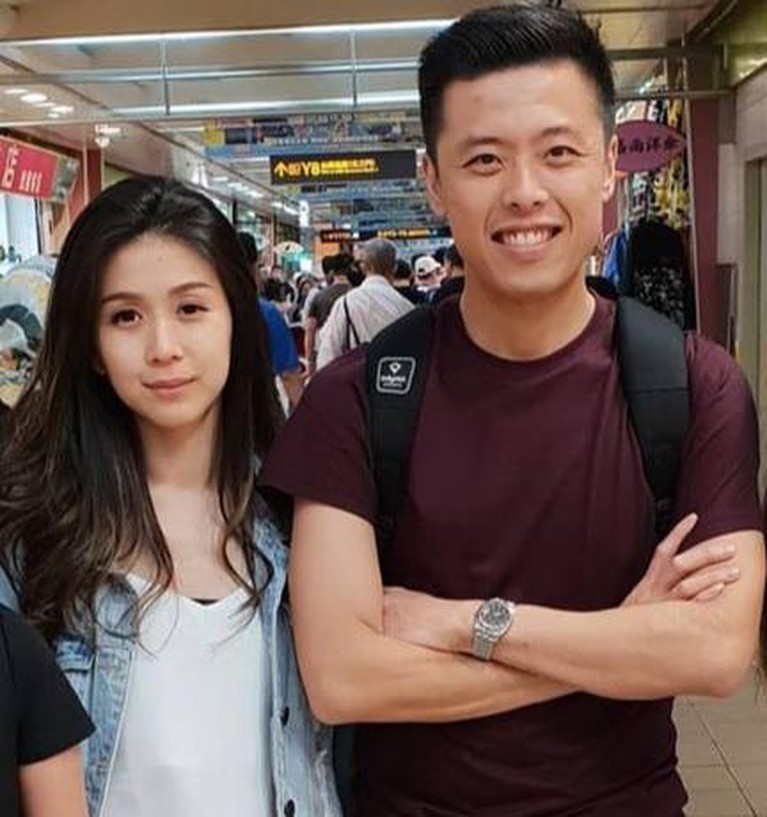 Vincent Raditya dan Istri Kapten Vincent Raditya sedang mengalami prahara rumah tangga. Ia dan istrinya, Novita Condro terlibat saling tuding menuding. Yuk kita lihat kembali kemesraan mereka sebelum perseteruan!