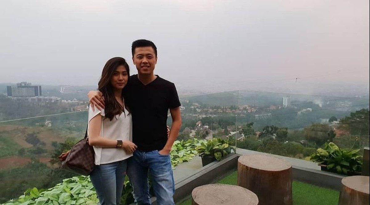 Kapten Vincent Raditya sedang mengalami prahara rumah tangga&period; Ia dan istrinya&comma; Novita Condro terlibat saling tuding menuding&period; Yuk kita lihat kembali kemesraan mereka sebelum perseteruan&excl;
