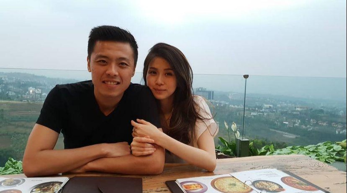 Kapten Vincent Raditya sedang mengalami prahara rumah tangga&period; Ia dan istrinya&comma; Novita Condro terlibat saling tuding menuding&period; Yuk kita lihat kembali kemesraan mereka sebelum perseteruan&excl;