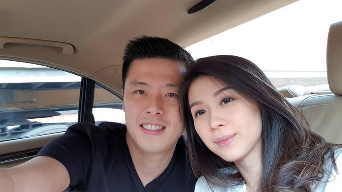 Kapten Vincent Raditya sedang mengalami prahara rumah tangga&period; Ia dan istrinya&comma; Novita Condro terlibat saling tuding menuding&period; Yuk kita lihat kembali kemesraan mereka sebelum perseteruan&excl;