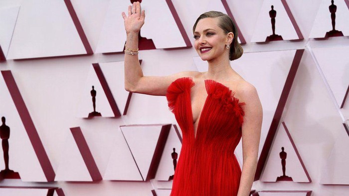 Penampilan Terbaik Tamu Piala Oscars 2021 di Karpet Merah