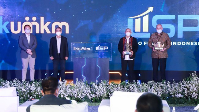 BRI menghadirkan LinkUMKM sebagai jawaban setiap kebutuhan pelaku UMKM, misalnya terkait peningkatan kemampuan administrasi dan manajemen usaha.