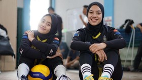 Helda Gustiara, Rela Pinjam Hijab demi Tutup Aurat
