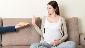 MAKANAN YANG DILARANG SELAMA HAMIL: TELUR MENTAH