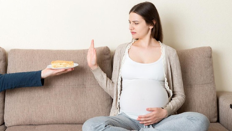 Ibu hamil makan Ibu hamil makan