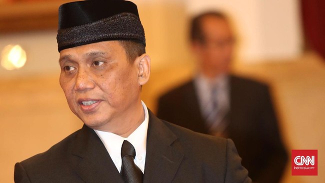 Indriyanto Seno Adji menyatakan penonaktifan 75 pegawai yang tak lolos tes wawasan kebangsaan merupakan keputusan lima pimpinan KPK secara kolektif kolegial.