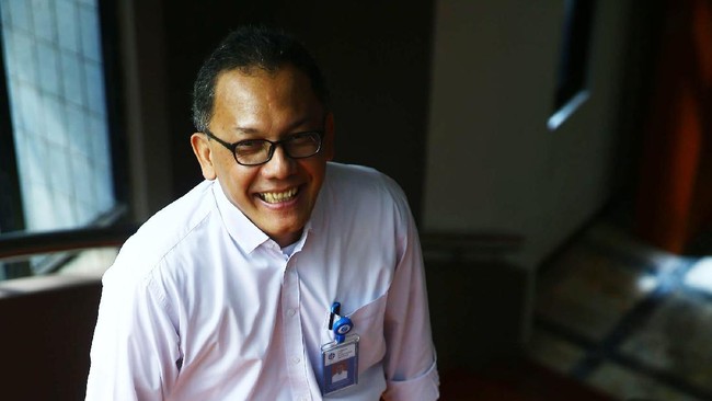Kepala BRIN Laksana Tri Handoko meminta komunitas astronomi "Enggak usah lebay-lebay" dalam merespons penutupan eks kantor LAPAN Pasuruan.