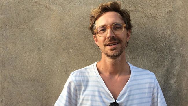 Setelah tanpa karya selama 12 tahun, duo folk asal Norwegia Kings of Convenience bakal segera kembali dengan lagu baru berjudul Rocky Trail.