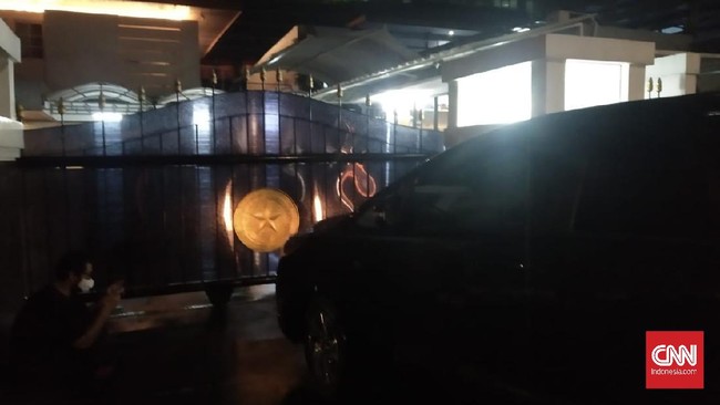 Ketua KPK Firli Bahuri mengungkap penyidik KPK menggeledah tiga lokasi terkait Azis Syamsuddin untuk mendalami kasus Tanjungbalai.