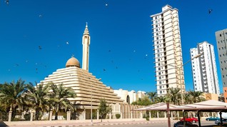 Masjid Serupa Piramida di Jantung Kota Kuwait