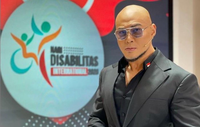 Mentalis sekaligus presenter Deddy Corbuzier sudah mempelajari agama Islam selama empat tahun, sebelum akhirnya memutuskan menjadi mualaf pada tahun 2019 / foto: instagram.com/mastercorbuzier