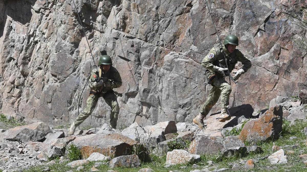 FOTO: Derap Pasukan India-Kyrgyztan Latihan Tanggap Militan