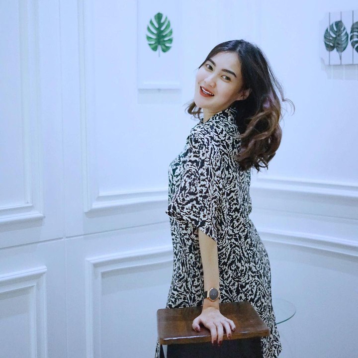 <p>Nella Kharisma sempat menutupi kehamilannya selama 6 bulan. Hal itu ia lakukan karena mengikuti anjuran orang tua serta adat Jawa. (Foto: Instagram: @nellakharisma)</p>