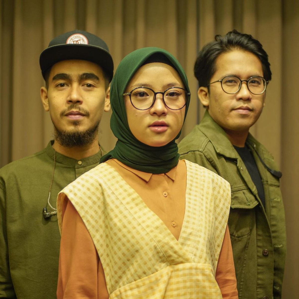 Setelah lama menghilang dari awak media Sabyan Gambus akan tampil perdana di TV&period; Yuk kita intip lagi kekompakkan mereka&excl;