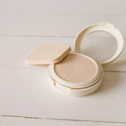 Rekomendasi Bedak Padat untuk Kulit Berminyak dan Berjerawat