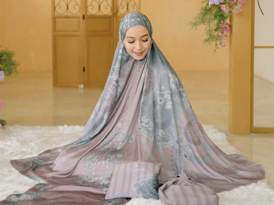 Mukena Adem & Praktis untuk Ibadah Harian! 3 Mukena Dewasa 2in1 Nyaman Dipakai di Rumah hingga Bepergian