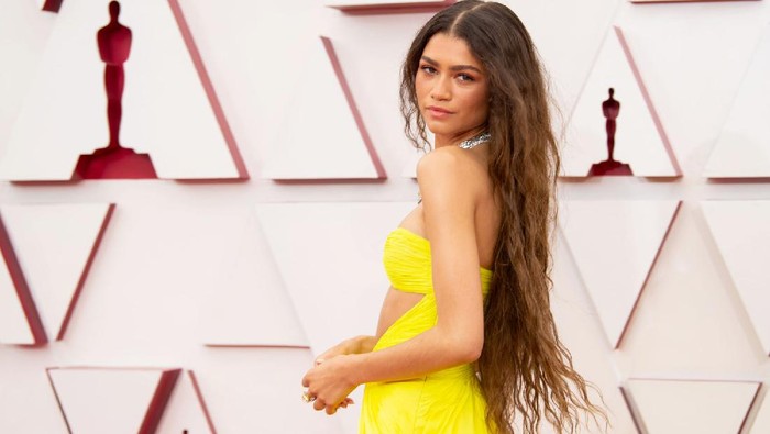 Zendaya Tampil Cantik ketika Hadir di Piala Oscars dengan Satu Brand Makeup Ini