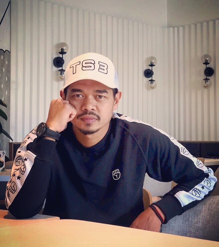 Bambang Pamungkas Sidang tuntutan asal-usul anak yang diajukan oleh istri siri Bambang Pamungkas, Amalia Fujiawati digelar di Pengadilan Agama Jakarta Selatan, Rabu (28/4). Bambang Pamungkas disebut tak ingin mengakui anaknya. Yuk kita lihat potret pesepakbola ini!