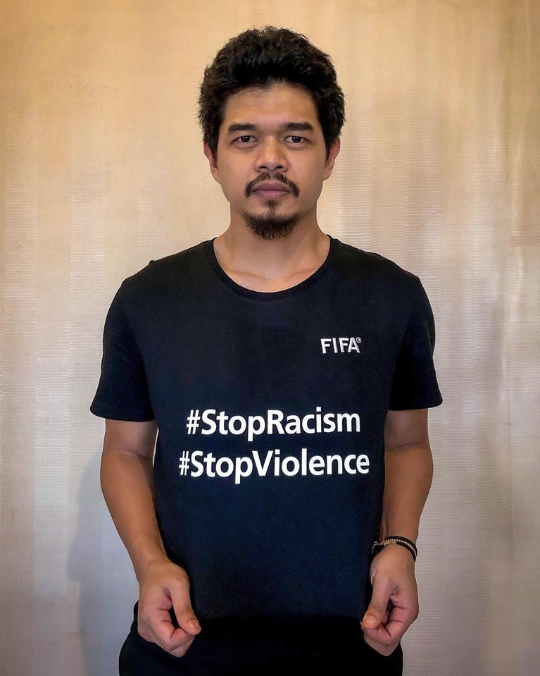 Sidang tuntutan asal-usul anak yang diajukan oleh istri siri Bambang Pamungkas, Amalia Fujiawati digelar di Pengadilan Agama Jakarta Selatan, Rabu (28/4). Bambang Pamungkas disebut tak ingin mengakui anaknya. Yuk kita lihat potret pesepakbola ini!