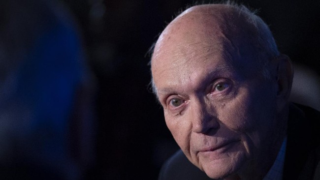 Michael Collins adalah astronaut yang menjalankan misi Apollo 11 bersama dua manusia pertama yang menginjakkan kaki di Bulan, Neil Armstrong dan Buzz Aldrin.