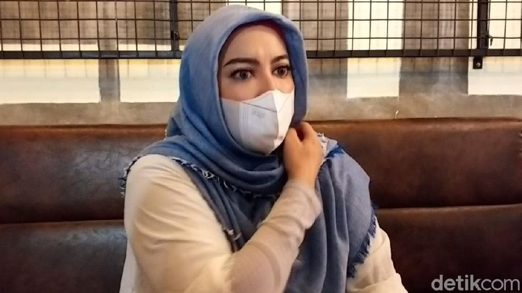 Jane Shalimar Jane Shalimar klarifikasi beredar fotonya tanpa hijab