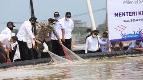 Trenggono Ajak Pembudidaya Milenial Kembangkan Pakan Mandiri