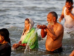 Kumbh Mela yang Bikin Tsunami COVID-19 Sampai Serba-serbi Sungai Gangga