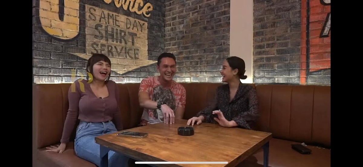 Momen Kedekatan Cita Citata dengan Indra Bruggman