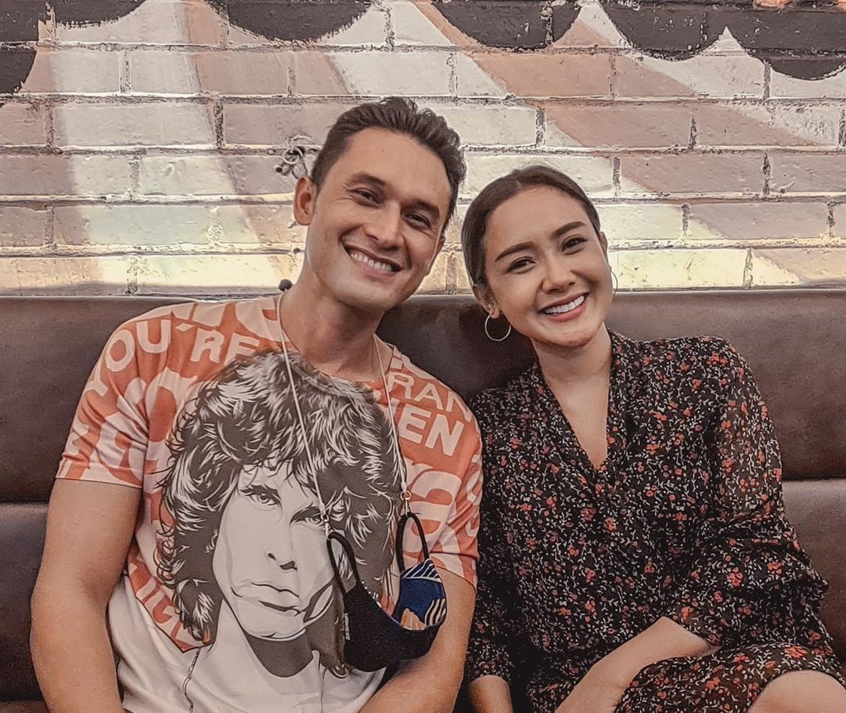 Momen Kedekatan Cita Citata dengan Indra Bruggman