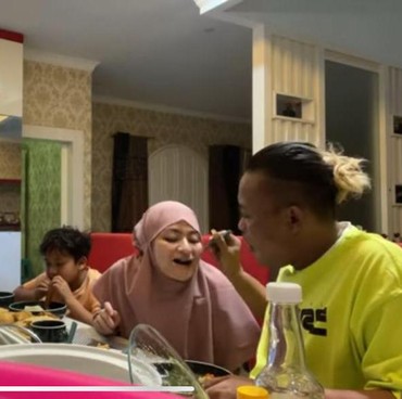 Momen Manja Nathalie kepada Sule Saat Buka Puasa Setelah Prahara