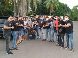 Viral Pria Berparang di Jambi Serang Penjaga Toko Ikan secara Brutal