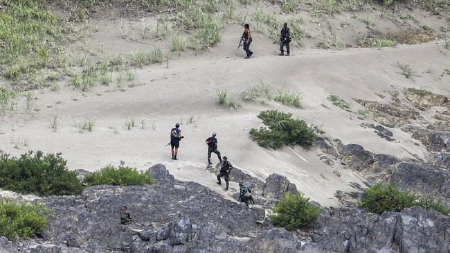 Pemberontakan milisi lokal terus berlangsung terutama sejak pemerintah tandingan militer mendeklarasikan perang melawan junta Myanmar.