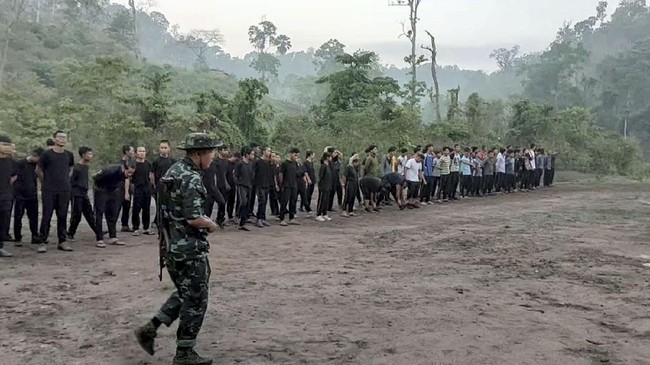 Sepuluh tentara junta Myanmar dilaporkan tewas dalam baku tembak dengan milisi rakyat di Kota Kani, Kawasan Sagaing, pada Rabu (9/6).