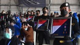 FOTO: Penghormatan Terakhir Bagi 53 Prajurit KRI Nanggala-402 Negara menganugerahkan penghormatan terakhir sekaligus kenaikan pangkat luar biasa bagi 53 prajurit yang gugur bersama karamnya kapal selam KRI Nanggala-402.