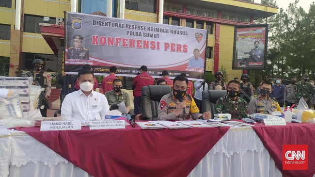 Polda Sumut menyebut kegiatan penggunaan cotton buds swab antigen bekas tersebut mulai dilakukan oleh para tersangka sejak 17 Desember 2020