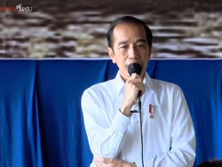Temui Keluarga Korban KRI Nanggala-402, Jokowi Janji Bangunkan Rumah