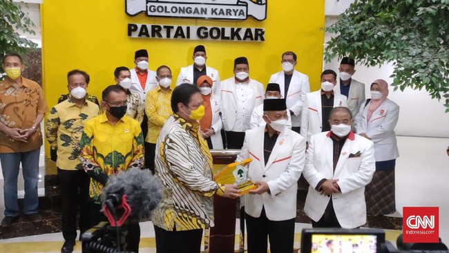 Golkar merespons nama Ketua Umum Airlangga Hartarto yang masuk dalam radar bursa calon presiden (capres) PKS di Pilpres 2024.