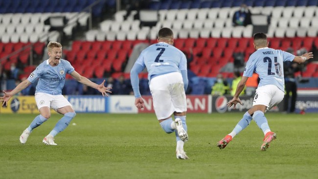 Riyad Mahrez mencetak gol kemenangan Manchester City atas PSG di Liga Champions. Berikut rahasia di balik tendangan bebas Mahrez.