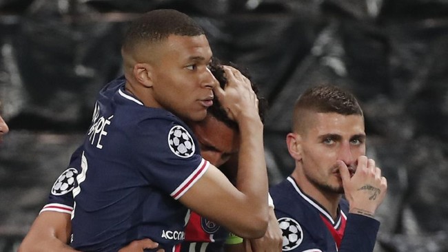 PSG unggul 1-0 atas Manchester City di babak pertama pada leg pertama semifinal Liga Champions.