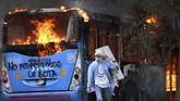 FOTO: Amuk Rakyat Kolombia Tolak RUU Reformasi Pajak Ribuan penduduk Kolombia berdemo di Ibu Kota Bogota memprotes rancangan undang-undang reformasi pajak.