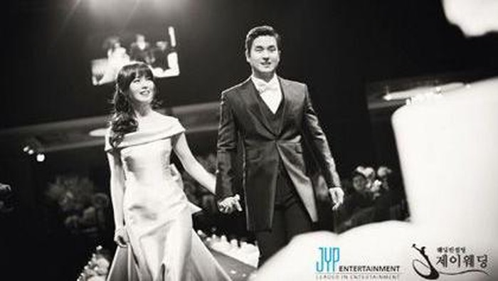 Tetap Aktif Sebagai Idola, Sederet Idol Ini Putuskan Menikah di Tengah Aktivitas Grup