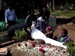 Kapan Waktu Paling Tepat Menguburkan Jenazah?
