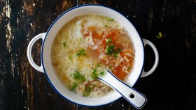 Resep Praktis Sahur: Sup Telur Tomat