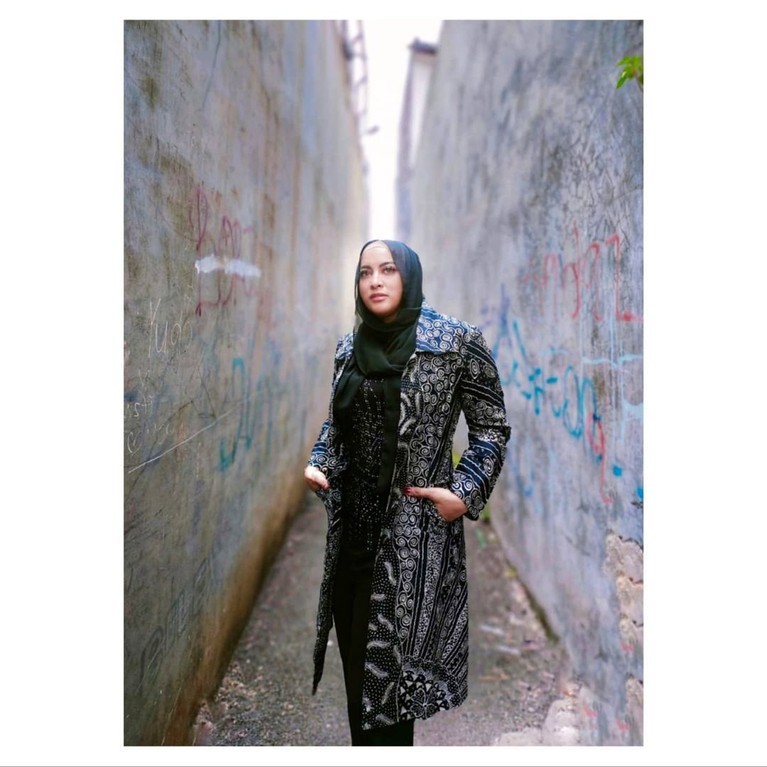 Jane Shalimar Jane Shalimar membuat heboh publik lantaran beredar fotonya tanpa menggunakan hijab. Yuk kita lihat potret Jane!