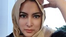 Jane Shalimar membuat heboh publik lantaran beredar fotonya tanpa menggunakan hijab&period; Yuk kita lihat potret Jane&excl;