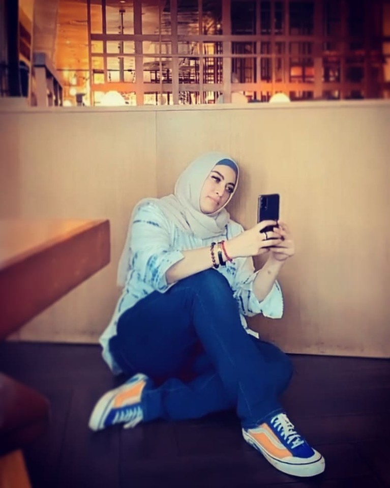 Jane Shalimar Jane Shalimar membuat heboh publik lantaran beredar fotonya tanpa menggunakan hijab. Yuk kita lihat potret Jane!