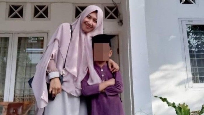 Mellya Juniarti.